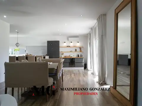 Casa en Alquiler con 4 cocheras