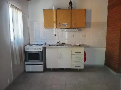 Casa 4 ambientes con 1 baño