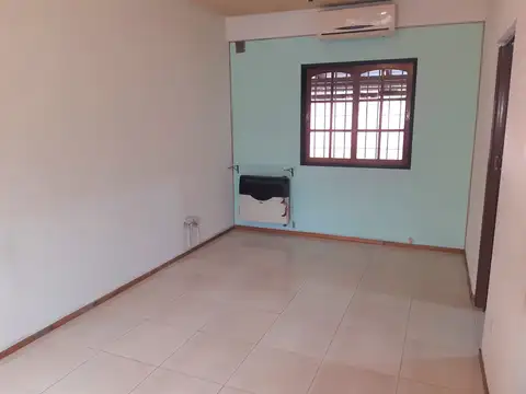 Casa en Alquiler en Ciudad Evita, $ 900.000