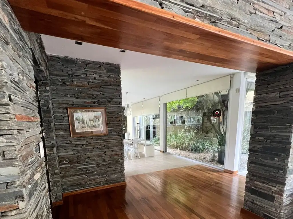 Casa en Venta en Abril Club De Campo