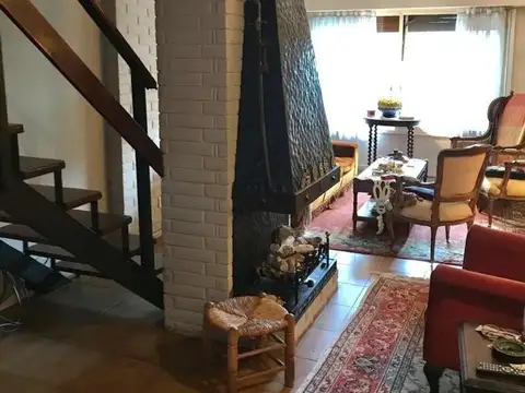 Depto Tipo Casa 4 ambientes con 2 baños
