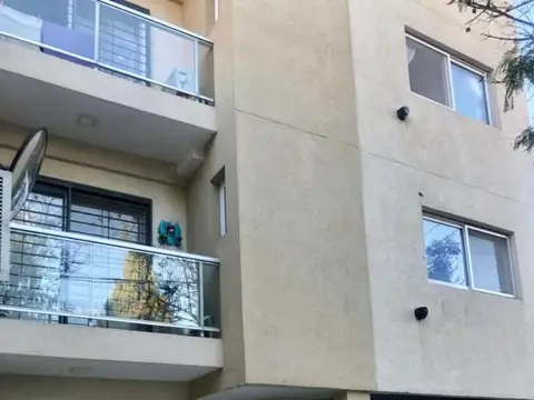 ESPECTACULAR SEMIPISO CON COCHERA DESCUBIERTA