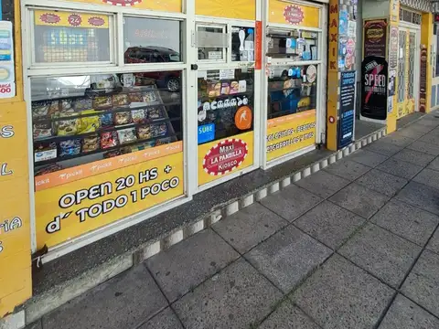CASA 6 AMB CON LOCAL, PATIO, GARAGE CUBIERTO 2 BAÑOS, JARDIN Y TERRAZA.REF.816