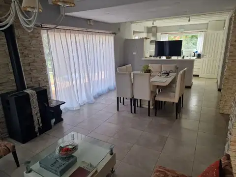 CASA 4 AMB CON PILETA SIERRA DE LOS PADRES PERMUTA