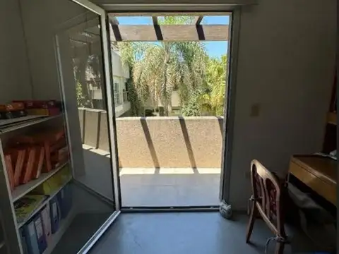 INVERSIÓN - Oficina 70m² con 2 Cocheras