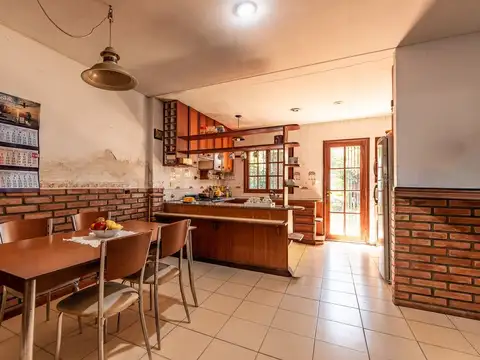 Casa 4 ambientes con 3 baños