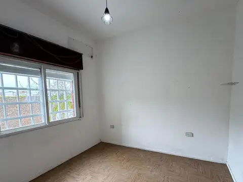 Depto Tipo Casa en Alquiler en Ramos Mejía, $ 900.000