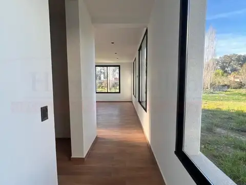 Casa en Venta en Comarcas de Luján, USD 350.000