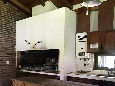 Casa en Venta con 4 cocheras