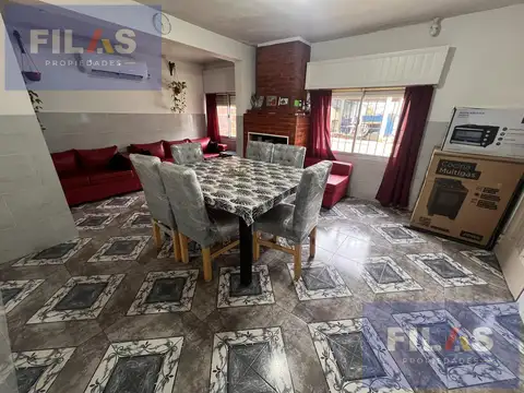 Casa en Venta con 5 cocheras