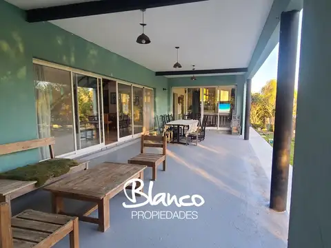 Casa 5 ambientes con 3 baños