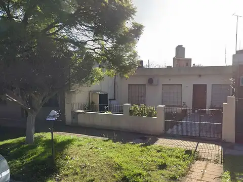 Casa 3 dormitorios en muy buena ubicación