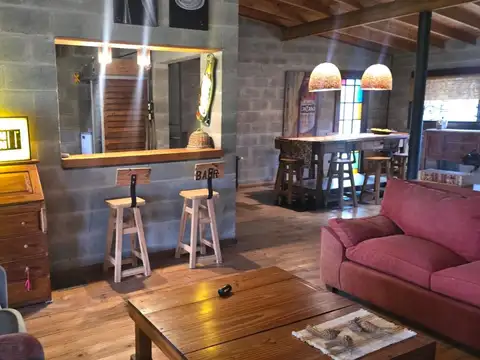 Casa en Venta con 2 cocheras