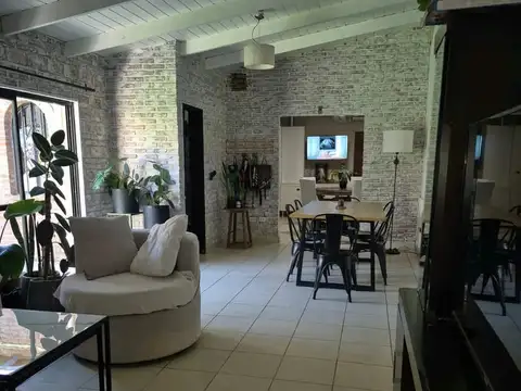 VENTA! Casa en Barrio San Carlos – Zona Sur