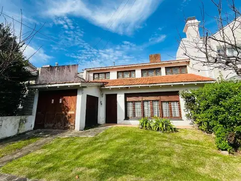 CASA CON GRAN PARQUE EN LOS TRONCOS