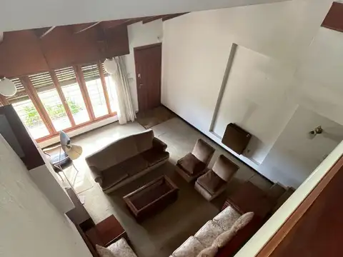 Casa en Venta con 3 cocheras