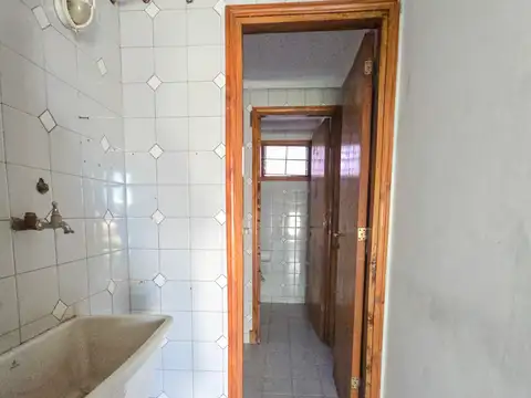 Ayolas y Av. Polonia
