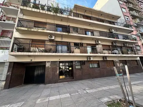 Coronel Ramón Lorenzo Falcón 5900, Piso 2°