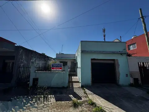 VIVIENDA  UNIFAMILIAR CON LOCAL