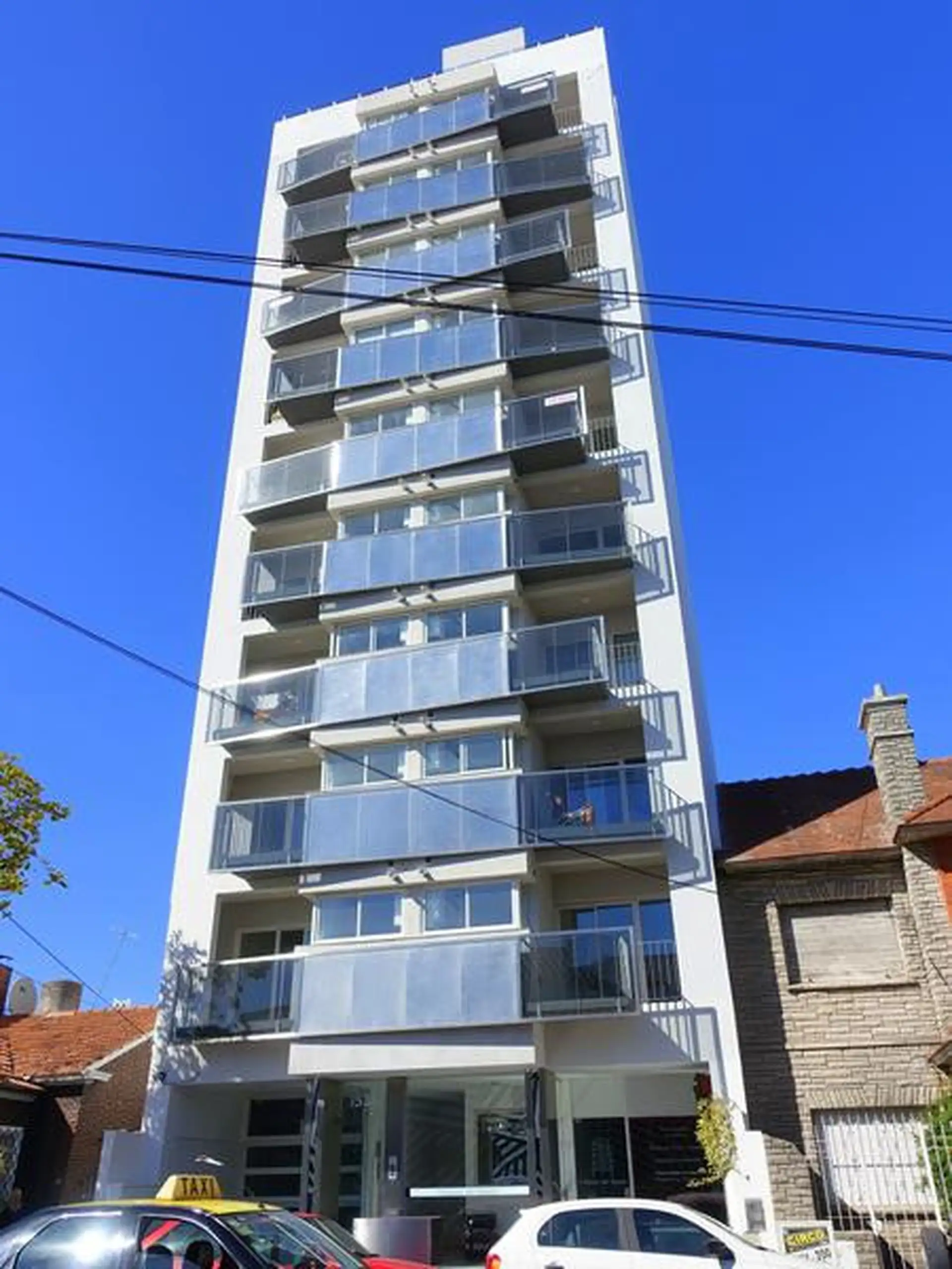 Semipiso en venta de 3 ambientes con cochera