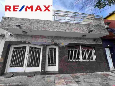 Venta casa lote propio parque chacabuco reciclada