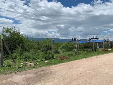 SE VENDE TERRENO EN VILLA PARQUE SIQUIMAN