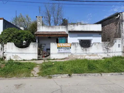 Casa 3 ambientes con 1 baño