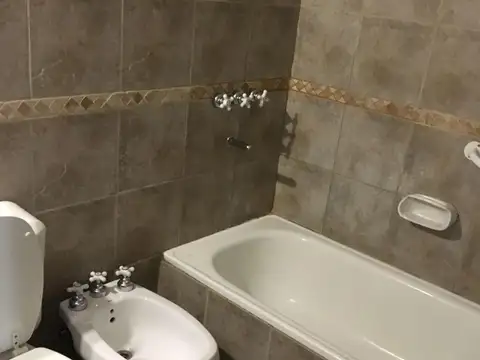 Depto Tipo Casa en Alquiler de 2 dormitorios