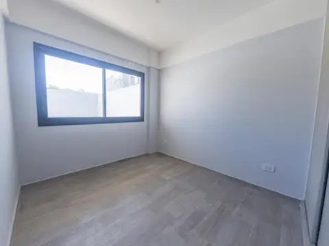 Depto 3 ambientes con balcón y jardín (Santo Tome 4400)