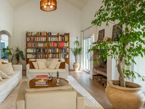 Casa 5 ambientes con 3 baños