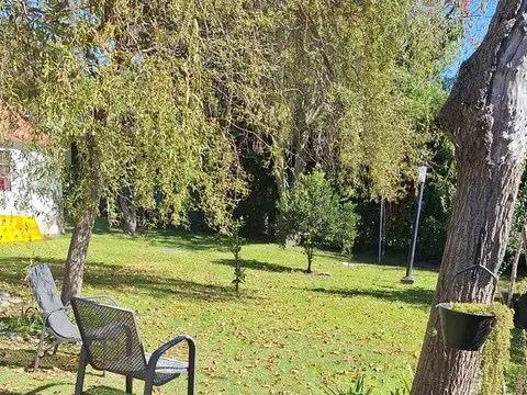 Casa con pileta en venta Funes