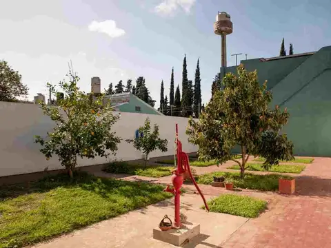 Casa c/Local a estrenar, Gran Quincho/SUM y Parque