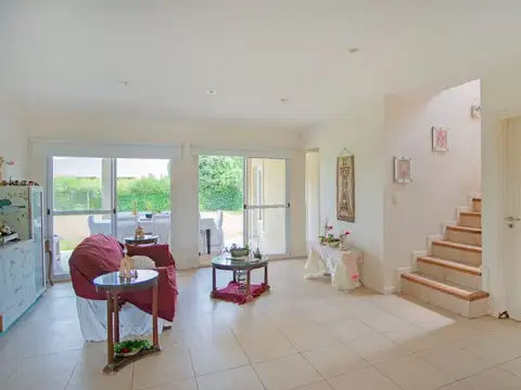 Domingo Prat Barrio San eduardo, Villa Rosa, Pilar del este 200