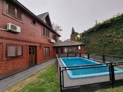 Casa en venta en burzaco