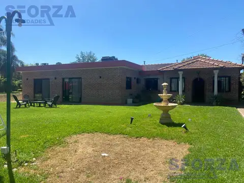 Casa en Alquiler con 5 cocheras