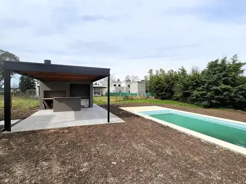 Casa 5 ambientes con 4 baños