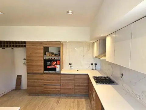 Casa en venta - 3 Dormitorios 6 Baños - Campana