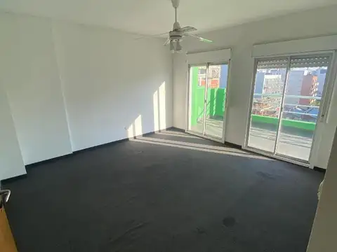 Oficina 3 ambientes con 1 baño