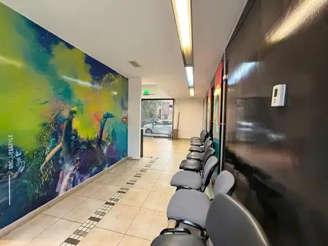 Oficina en Alquiler con 3 cocheras