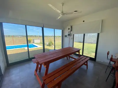 Quincho con pileta en Piñero Barrio Toscana 