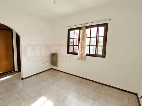 Casa en Alquiler con 1 cochera