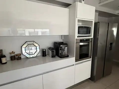 Departamento 4 ambientes con 3 baños