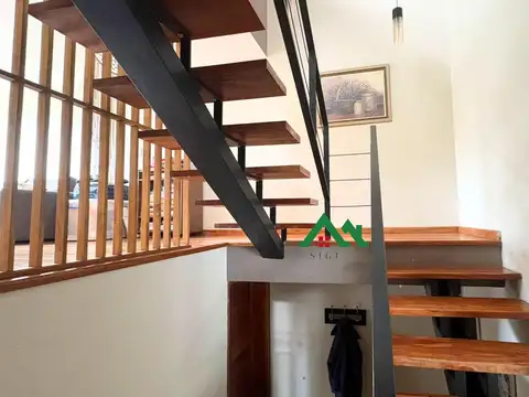 Dúplex en Venta de 3 dormitorios con pileta en Cerro de las Rosas