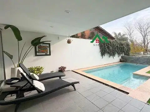 Dúplex en Venta de 3 dormitorios con pileta en Cerro de las Rosas