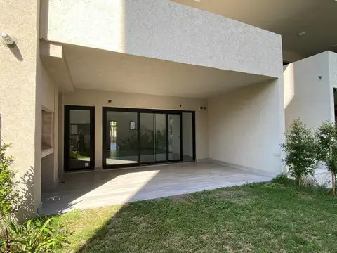 Venta departamento planta baja con jardín 3 ambientes en Vivo Tortuguitas terminado