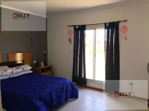 Venta de Casa de 6 ambientes en Altos de Manzanares
