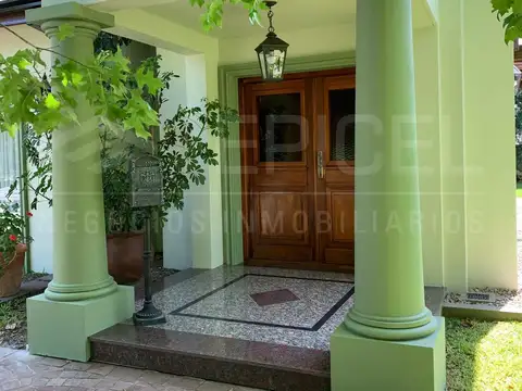 Casa 4 ambientes con 4 baños