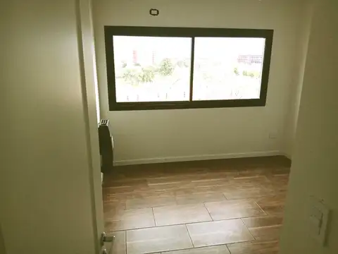 DEPARTAMENTO 3 AMBIENTES DE 75 M2 A ESTRENAR CON BALCÓN Y VISTA AL FRENTE. ANTICIPO Y CUOTAS.