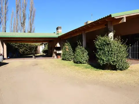 Casa 4 ambientes con 4 baños