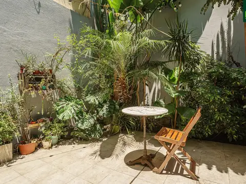 excelente PH con patio, bajas expensas